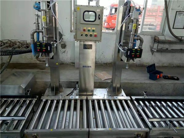 稱重液體灌裝機(jī)